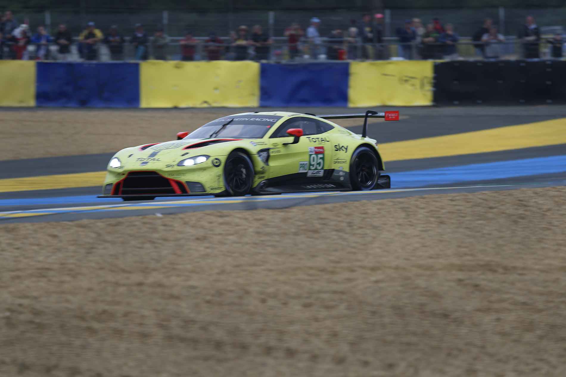 LeMans24-2018-D4S7331-PYA