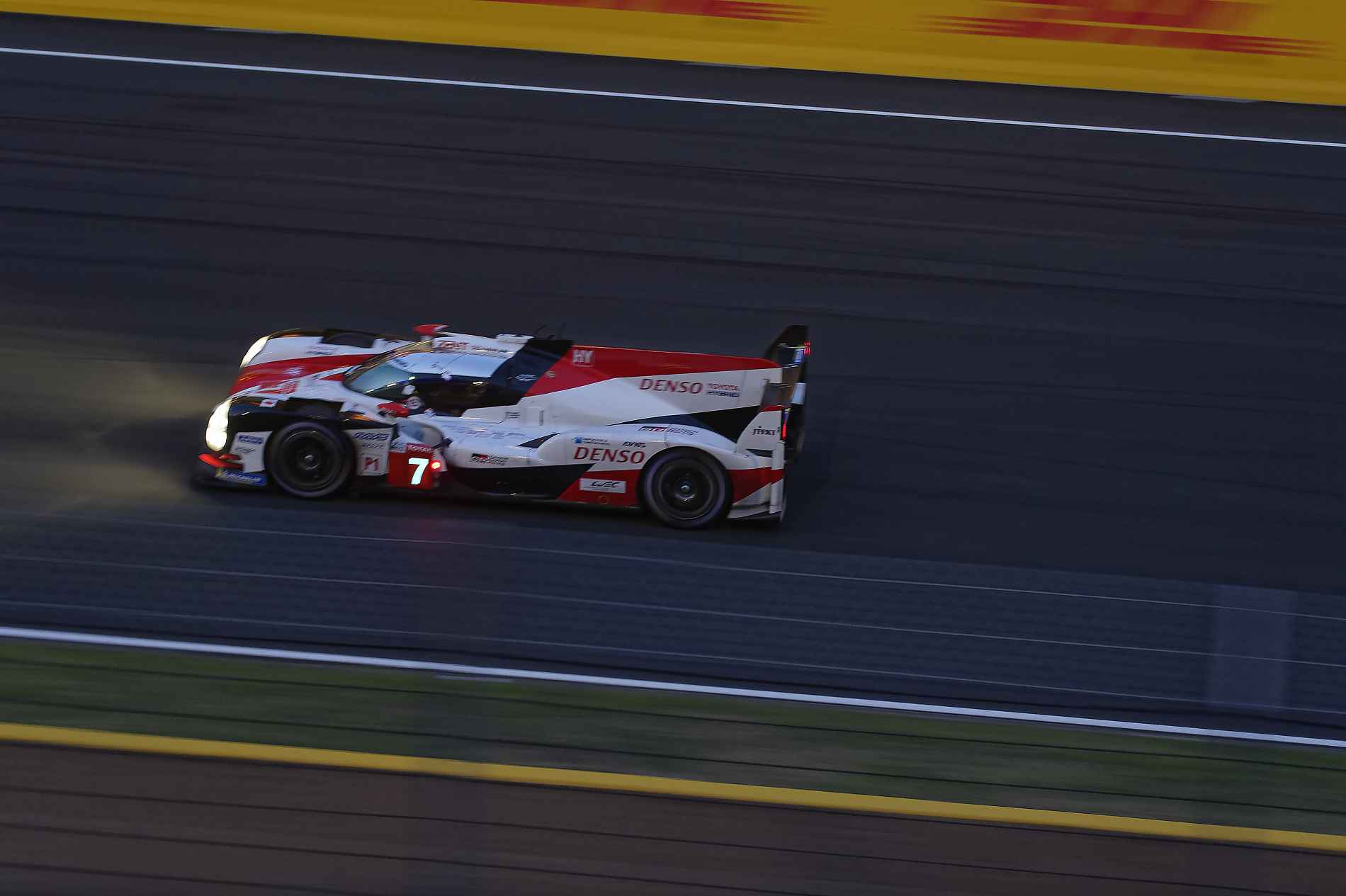 LeMans24-2018-D4S7406-PYA