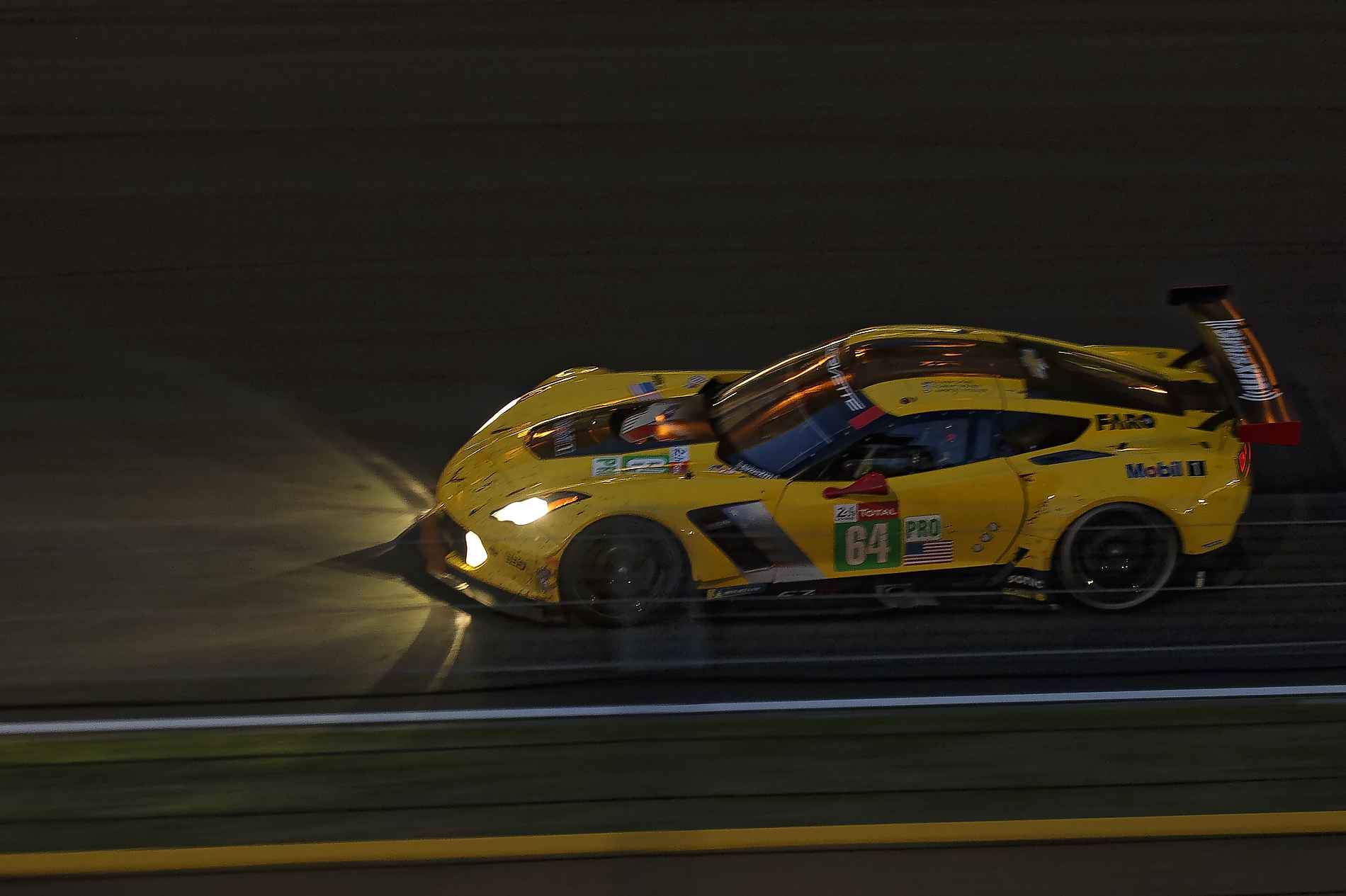 LeMans24-2018-D4S7445-PYA