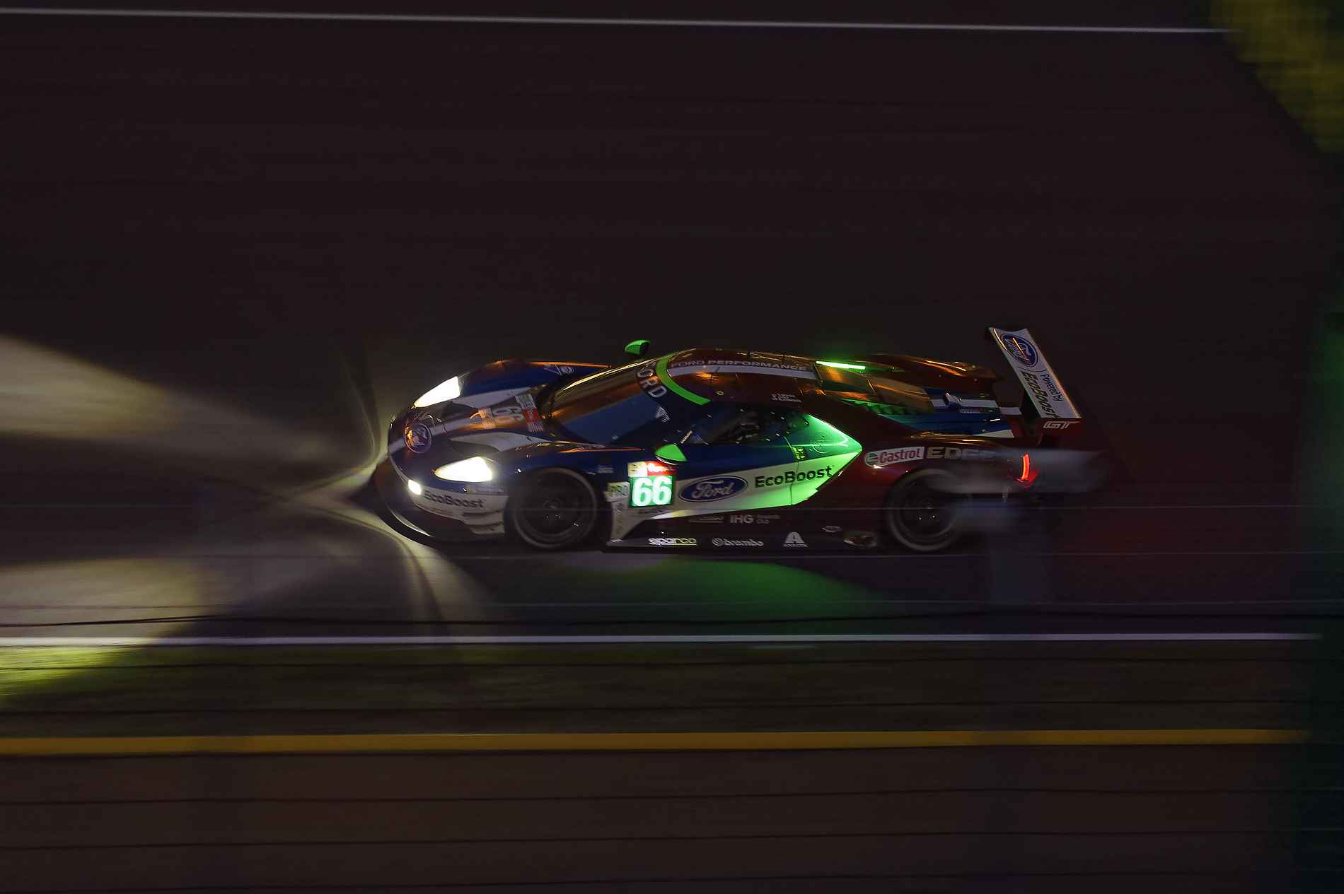 LeMans24-2018-D4S7458-PYA