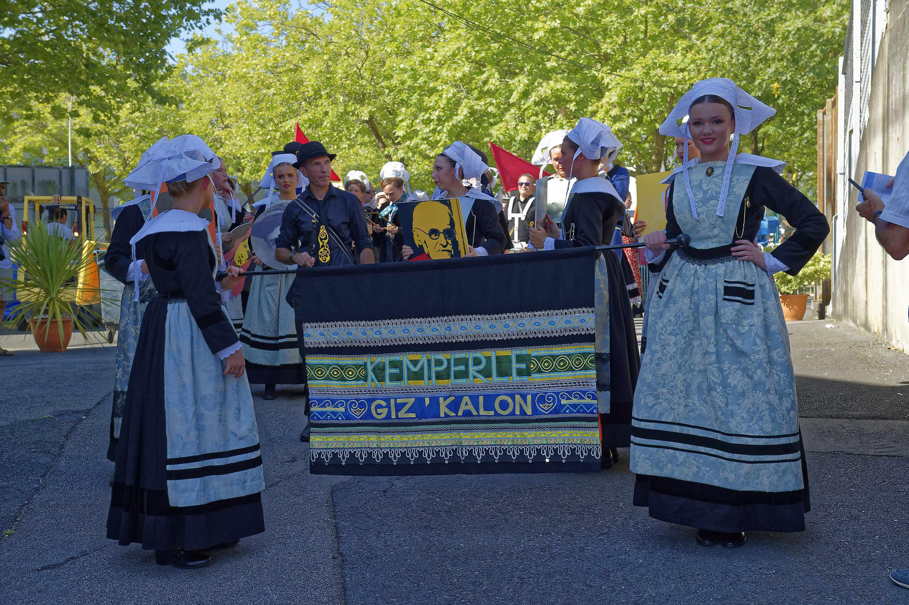 interceltique-2018-image13040-cercle-giz-kalon-de-quimperlé