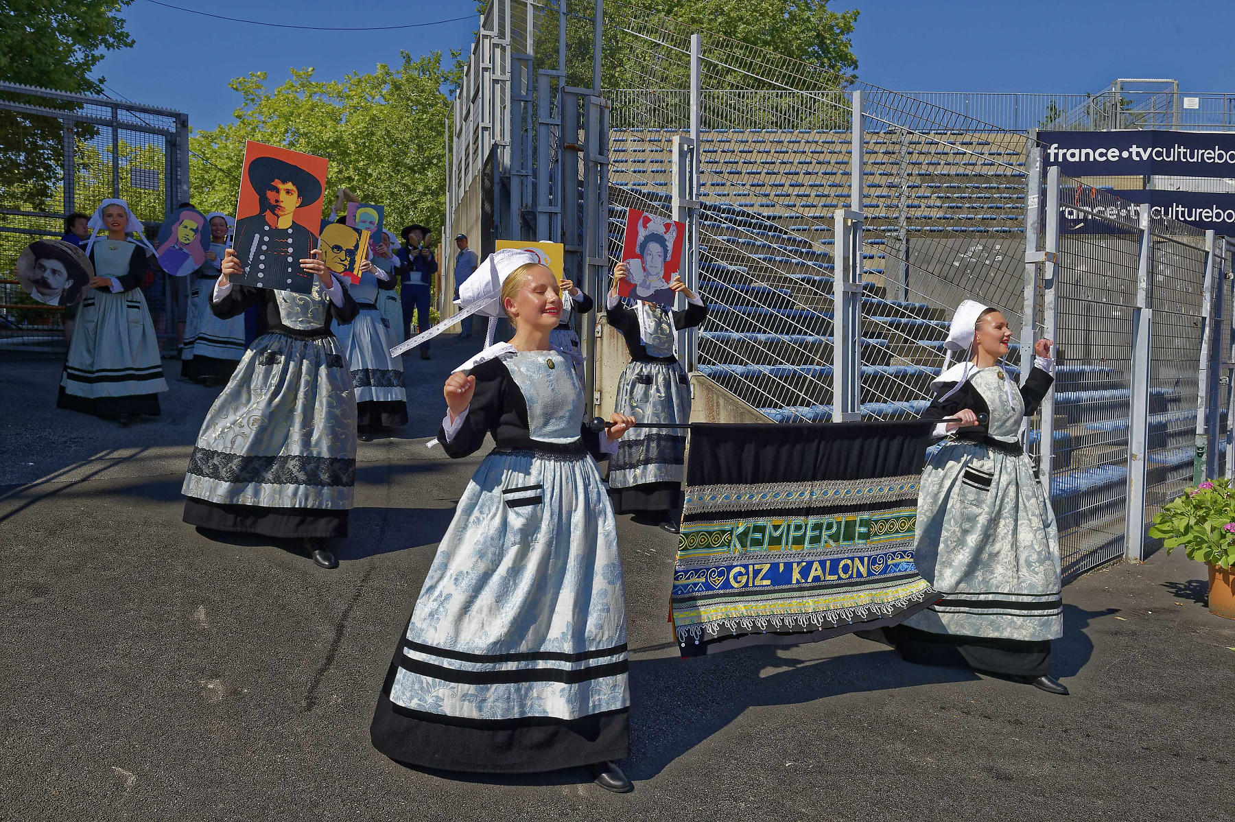 interceltique-2018-image13046-cercle-giz-kalon-de-quimperle