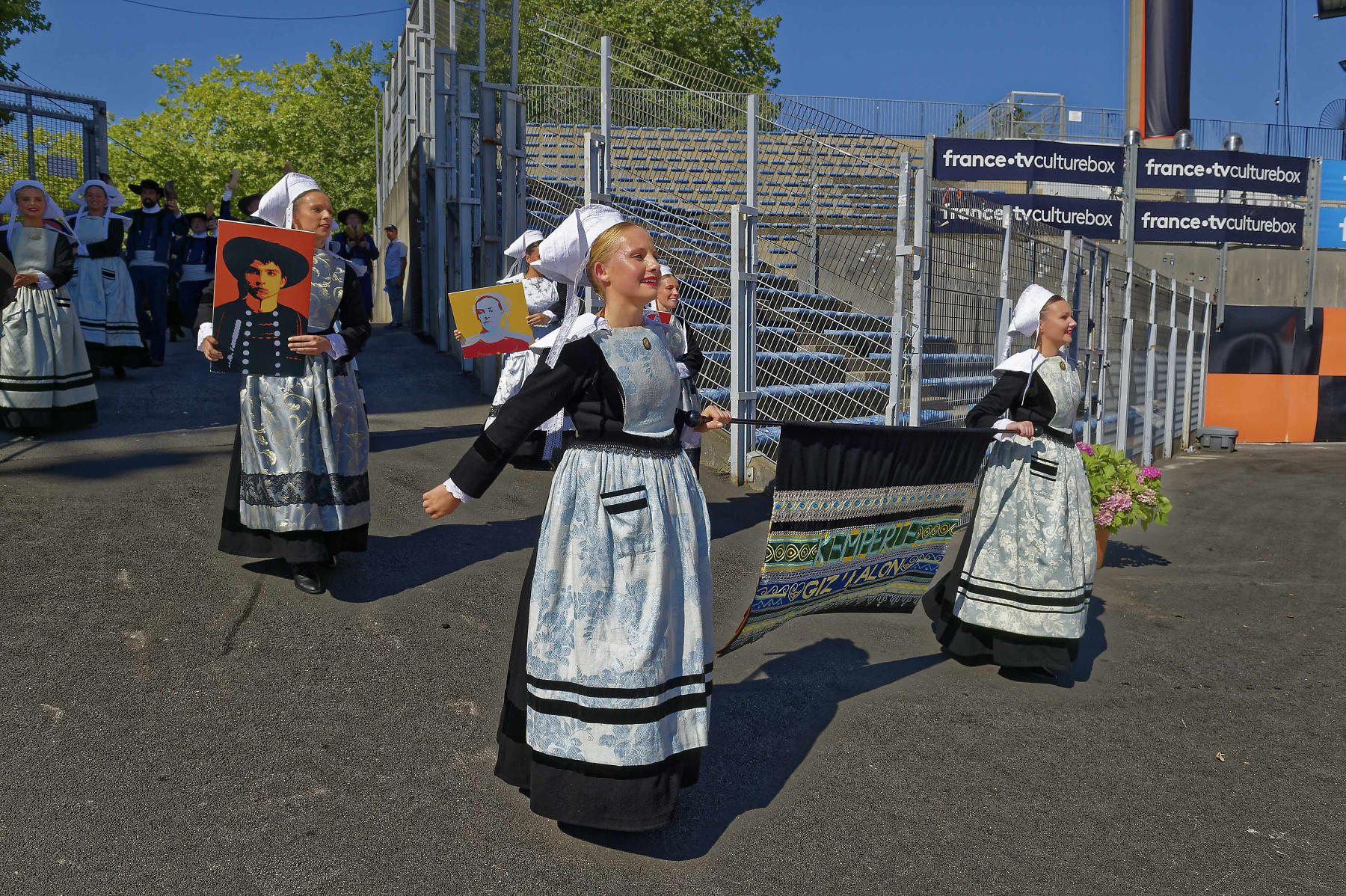 interceltique-2018-image13047-cercle-giz-kalon-de-quimperlé