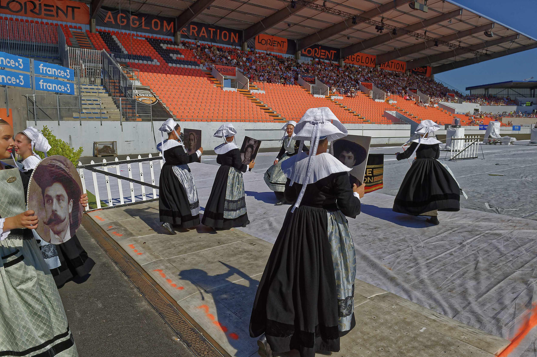 interceltique-2018-image13055-cercle-giz-kalon-de-quimperl