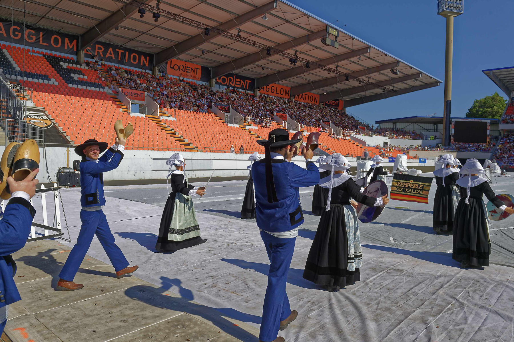 interceltique-2018-image13061-cercle-giz-kalon-de-quimperlé