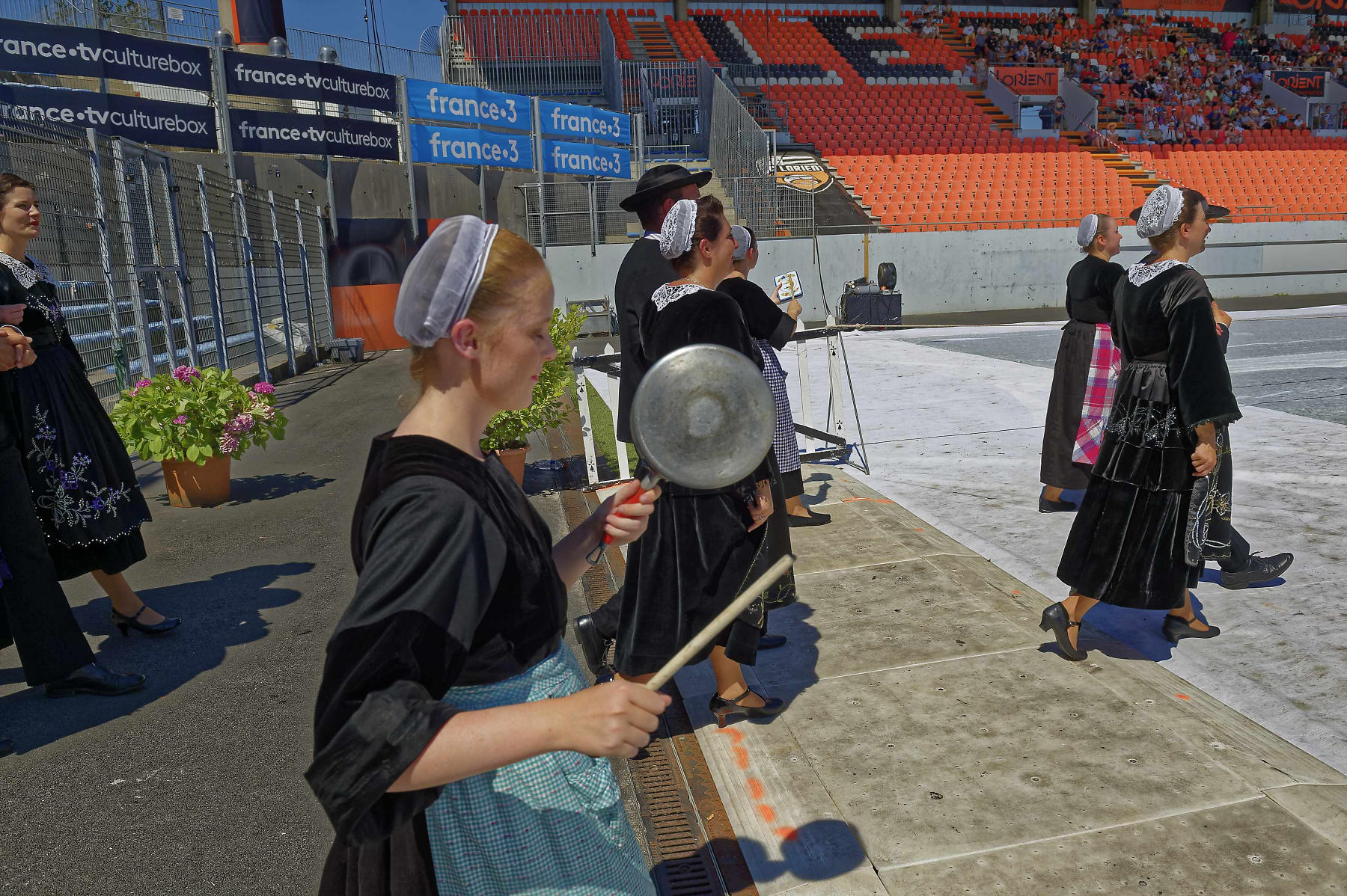 interceltique-2018-image13843-cercle-brug-ar-menez-de-spézet
