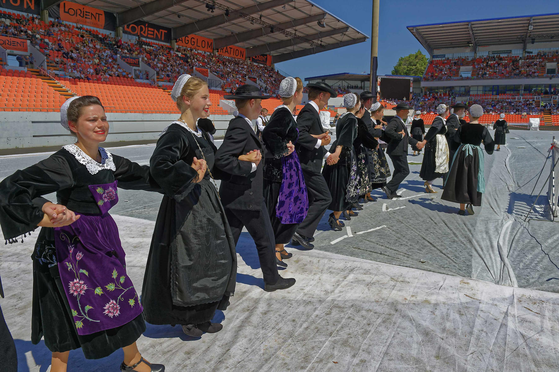 interceltique-2018-image13847-cercle-brug-ar-menez-de-spézet
