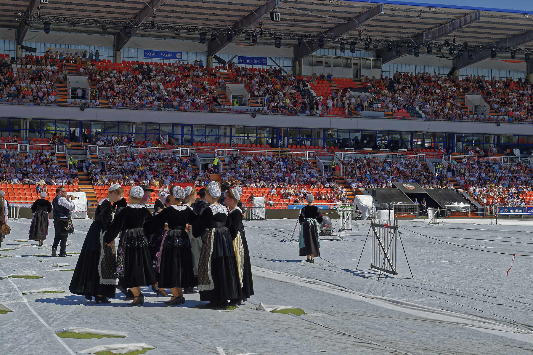 interceltique-2018-image13853-cercle-brug-ar-menez-de-spézet